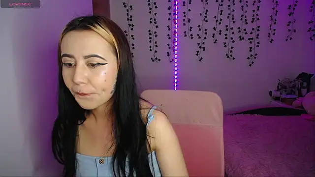 Snapshot of Sunset_pink chatting on December 18, 2024, 3:04 am Sunset pink online show from December 18, 2024, 3:04 am