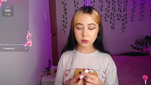 Snapshot of Sunset_pink chatting on December 21, 2024, 2:41 am Sunset pink online show from December 21, 2024, 2:41 am