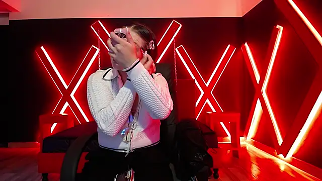 Snapshot of _isaabellaa chatting on November 17, 2025, 11:36 am isaabellaa online show from November 17, 2025, 11:36 am