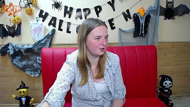 Snapshot of FreyaDak chatting on November 3, 2025, 6:11 pm FreyaDak online show from November 3, 2025, 6:11 pm