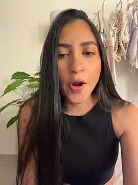 Sweetnaughtygirl  online show from April 15, 2026, 12:16 am