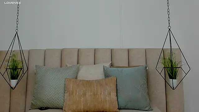 Olivia Collins1 online show from March 4, 2025, 1:34 am