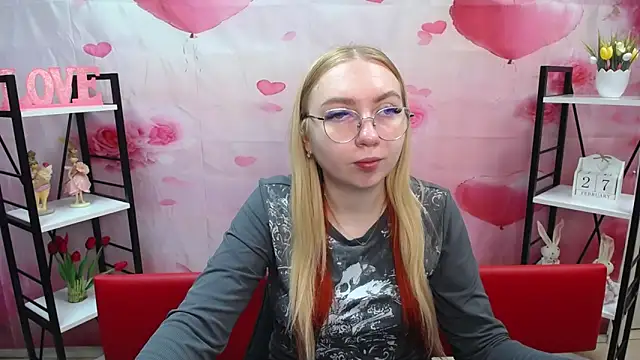 BeatriceFly online show from February 28, 2026, 1:11 pm