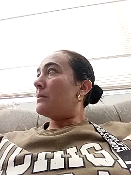 Snapshot of skayhot_ chatting on March 5, 2025, 4:24 pm skayhot online show from March 5, 2025, 4:24 pm