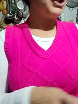 skayhot  online show from December 17, 2025, 2:33 pm