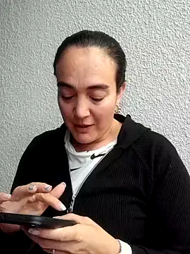 Snapshot of skayhot_ chatting on September 29, 2025, 1:06 pm skayhot online show from September 29, 2025, 1:06 pm