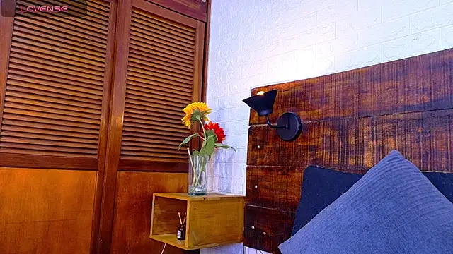 Celeste sanz online show from December 17, 2025, 11:48 am