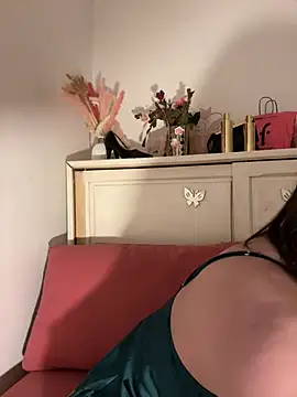 Snapshot of Hot_malak chatting on December 13, 2024, 10:02 pm Hot malak online show from December 13, 2024, 10:02 pm