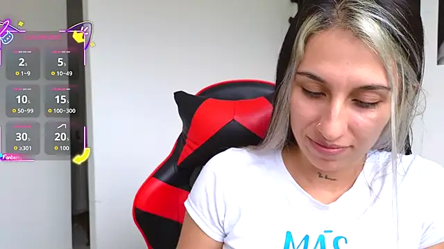 tammyandrade  online show from November 28, 2025, 8:09 pm