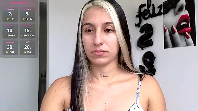 tammyandrade  online show from October 26, 2025, 4:40 pm