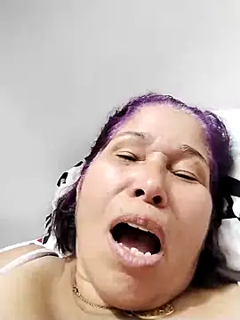 Snapshot of girl_amada chatting on March 29, 2026, 9:38 pm girl amada online show from March 29, 2026, 9:38 pm