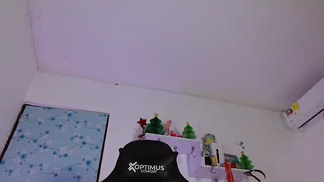 Snapshot of miss_valery2 chatting on March 10, 2025, 1:45 am miss valery2 online show from March 10, 2025, 1:45 am