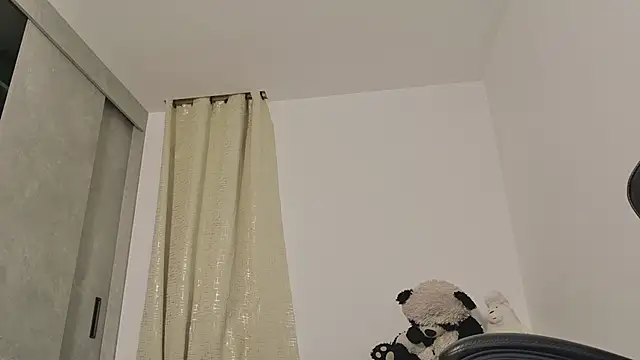 Snapshot of miss_valery2 chatting on May 20, 2026, 5:48 am miss valery2 online show from May 20, 2026, 5:48 am