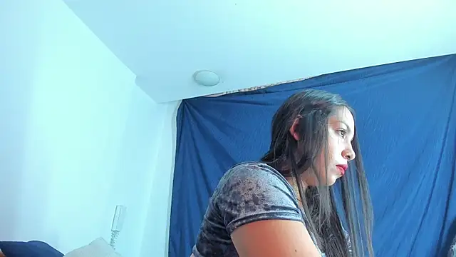 Snapshot of emiily15__ chatting on January 29, 2025, 5:56 pm emiily15 online show from January 29, 2025, 5:56 pm