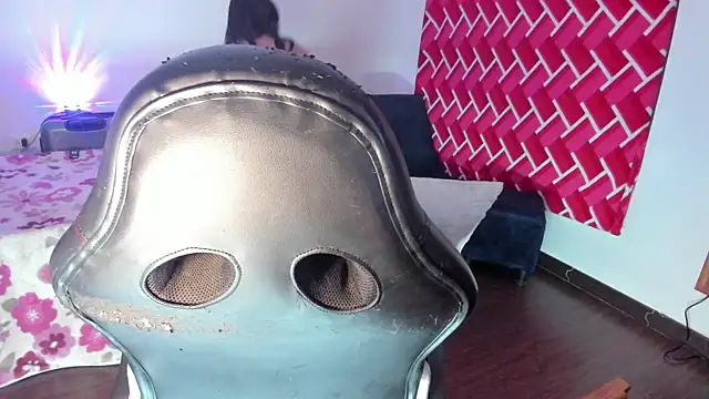 emiily15   online show from April 24, 2026, 1:40 am