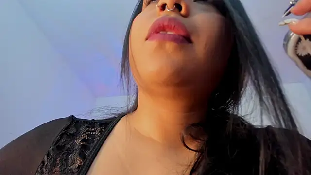 Snapshot of emiily15__ chatting on October 22, 2025, 6:07 pm emiily15 online show from October 22, 2025, 6:07 pm