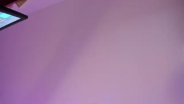 Snapshot of emiily15__ chatting on December 14, 2025, 6:35 pm emiily15 online show from December 14, 2025, 6:35 pm