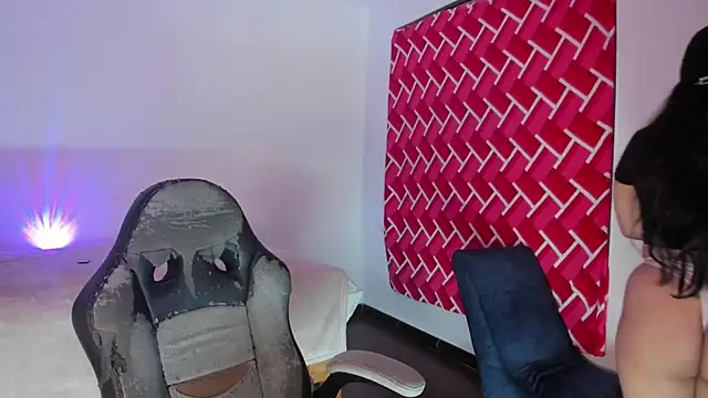 Snapshot of emiily15__ chatting on January 8, 2026, 7:09 pm emiily15 online show from January 8, 2026, 7:09 pm