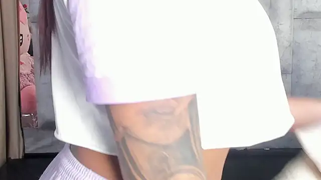 karol noa online show from November 21, 2025, 11:53 am