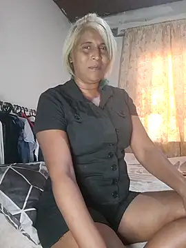 Snapshot of Goodgirlsue_77 chatting on April 8, 2026, 2:40 pm Goodgirlsue 77 online show from April 8, 2026, 2:40 pm