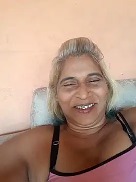 Snapshot of Goodgirlsue_77 chatting on April 2, 2026, 6:42 am Goodgirlsue 77 online show from April 2, 2026, 6:42 am