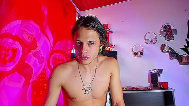 LilOwen  online show from July 5, 2026, 5:42 pm