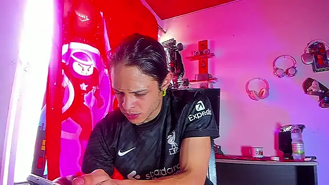 LilOwen  online show from July 8, 2026, 5:46 pm