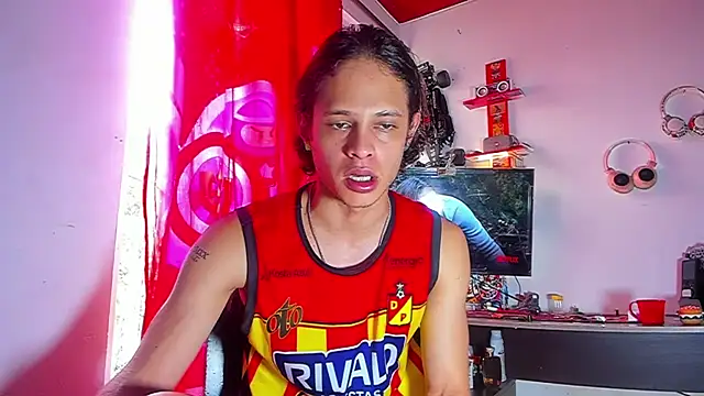LilOwen  online show from July 19, 2026, 4:15 pm