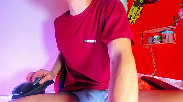 LilOwen  online show from April 15, 2026, 7:58 pm