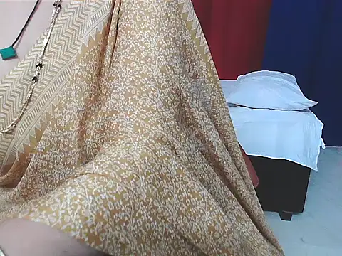 Snapshot of sunitha-3 chatting on December 19, 2025, 7:11 am sunitha-3 online show from December 19, 2025, 7:11 am