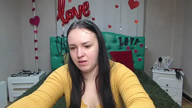 IsabelBlackberry online show from March 15, 2025, 6:03 am