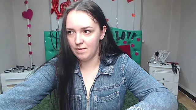 IsabelBlackberry online show from March 16, 2025, 9:16 am