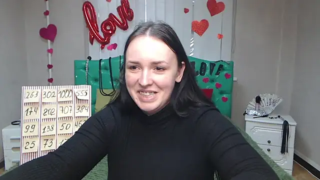 IsabelBlackberry online show from February 17, 2025, 12:38 pm