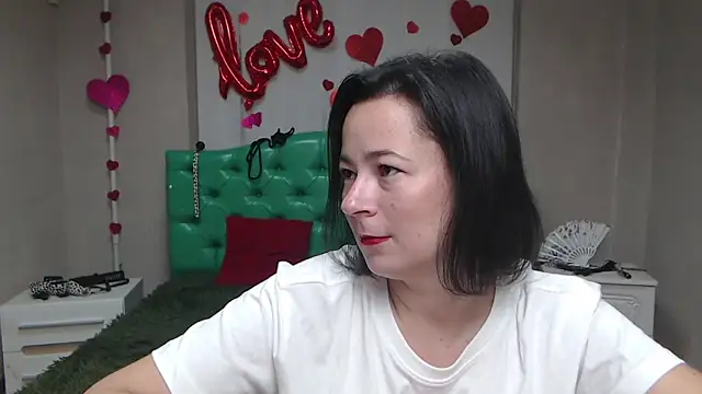 Snapshot of MarieSho chatting on September 9, 2025, 5:28 am MarieSho online show from September 9, 2025, 5:28 am