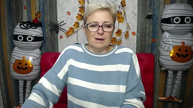 EmiliaGree online show from November 7, 2025, 6:07 am