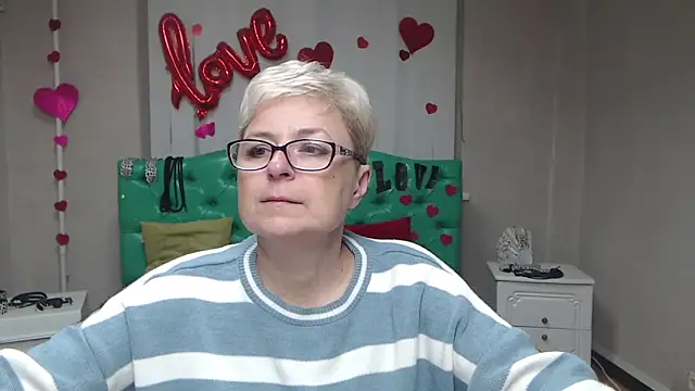 Snapshot of EmiliaGree chatting on September 30, 2025, 5:08 pm EmiliaGree online show from September 30, 2025, 5:08 pm