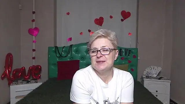 EmiliaGree online show from November 20, 2025, 6:08 pm