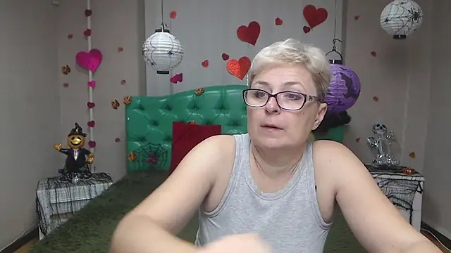 EmiliaGree online show from November 12, 2025, 6:12 pm