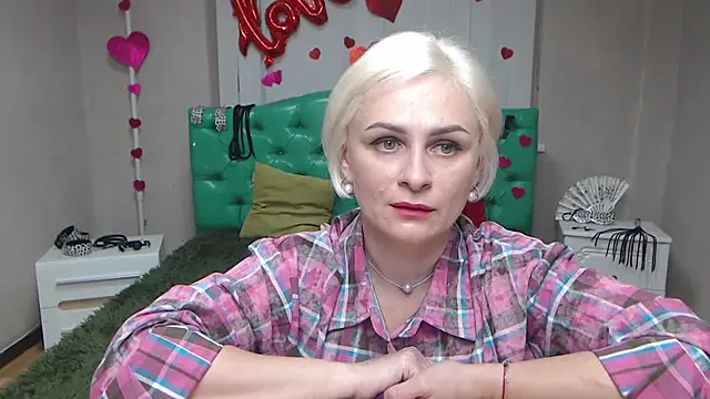 OliviaHorst online show from September 24, 2025, 5:14 am