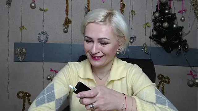 Snapshot of OliviaHorst chatting on December 20, 2025, 6:33 pm OliviaHorst online show from December 20, 2025, 6:33 pm