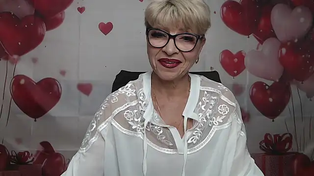 Snapshot of EllaBonito chatting on April 18, 2026, 5:54 am EllaBonito online show from April 18, 2026, 5:54 am