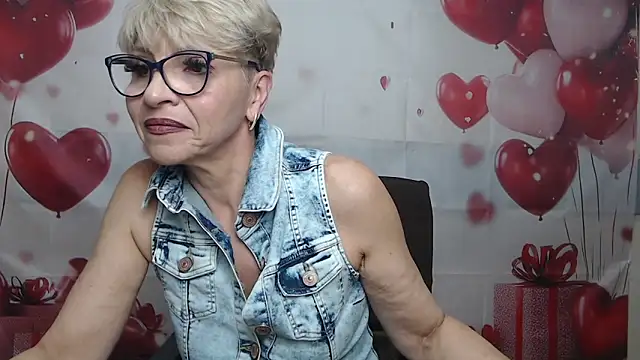 Snapshot of EllaBonito chatting on May 25, 2026, 5:40 am EllaBonito online show from May 25, 2026, 5:40 am