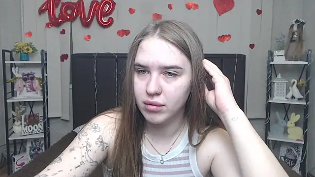 LauraHlot online show from May 20, 2026, 6:10 am