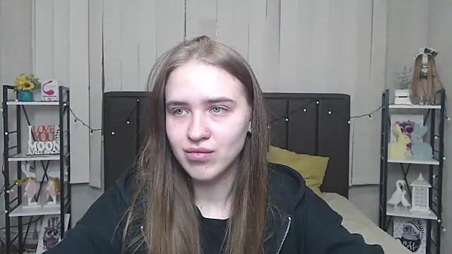 LauraHlot online show from September 20, 2025, 6:07 am