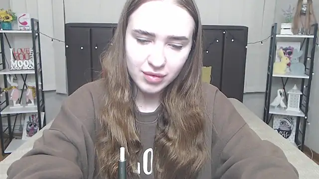 LauraHlot online show from October 1, 2025, 5:28 pm