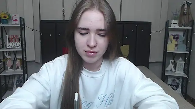 LauraHlot online show from September 30, 2025, 6:25 pm