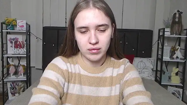 LauraHlot online show from November 16, 2025, 7:07 pm