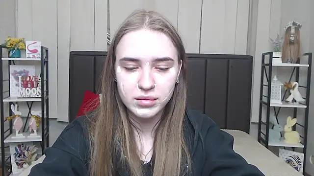 LauraHlot online show from November 26, 2025, 7:36 pm