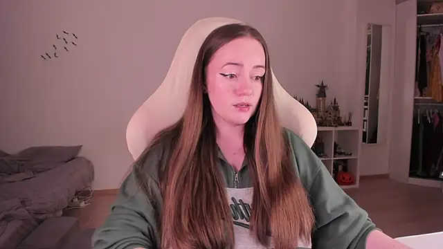 Snapshot of WalkingGirl chatting on November 28, 2025, 8:09 pm WalkingGirl online show from November 28, 2025, 8:09 pm