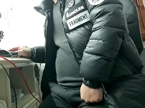 zwc147369 online show from December 21, 2025, 3:25 pm